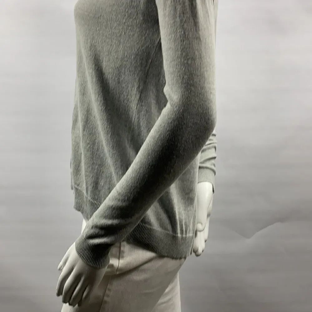 3For$20 Gap Gray Sweater size: Small - Picture 4 of 8
